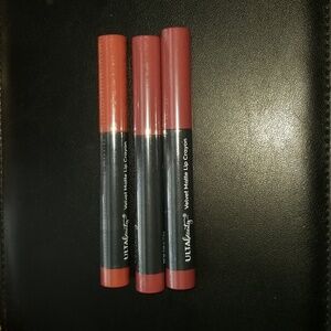 Velvet matte lip crayon